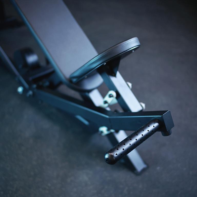 Incline Chest Press - plate loaded